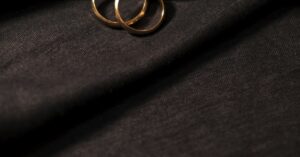 Wife Cheating With a Married Man: The Specific Signs and What This Affair Type Tells You